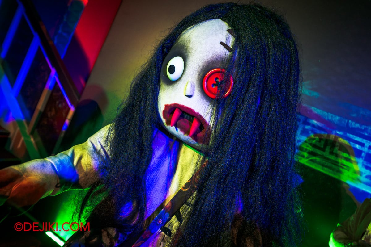 USS Halloween Horror Nights 14 Showcase - 7 Ponti-Ana closeup USS Halloween Horror Nights 14 Showcase 7 Ponti Ana closeup