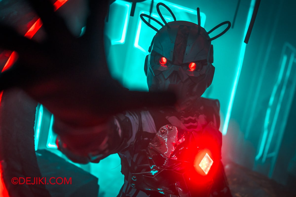 USS Halloween Horror Nights 14 Sneak Peek - Made in Hell XL Robotics haunted house 3 Showroom Robot USS Halloween Horror Nights 14 Sneak Peek Made in Hell XL Robotics haunted house 3 Showroom Robot