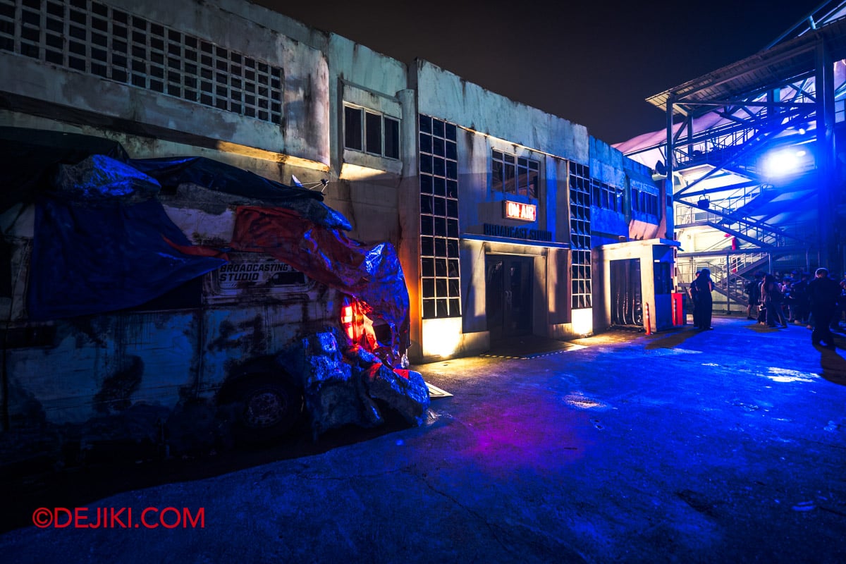 USS Halloween Horror Nights 14 Sneak Peek - Singapore's Most Haunted ON AIR 1 house facade wide USS Halloween Horror Nights 14 Sneak Peek Singapores Most Haunted ON AIR 1 house facade wide