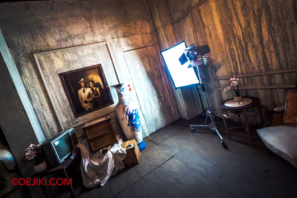 USS Halloween Horror Nights 14 Sneak Peek - Singapore's Most Haunted ON AIR 5 Istana Mati interior studio USS Halloween Horror Nights 14 Sneak Peek Singapores Most Haunted ON AIR 5 Istana Mati interior studio