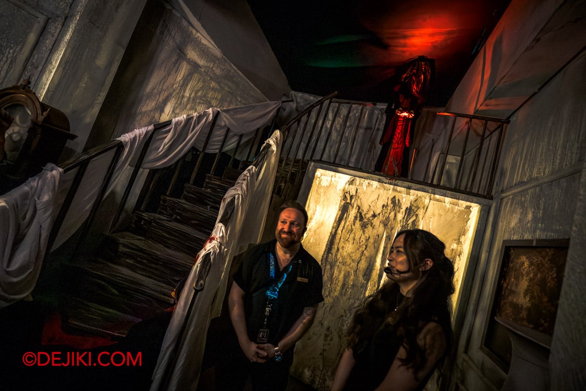 USS Halloween Horror Nights 14 Sneak Peek - Singapore's Most Haunted ON AIR 5 Istana Mati staircase details USS Halloween Horror Nights 14 Sneak Peek Singapores Most Haunted ON AIR 5 Istana Mati staircase details