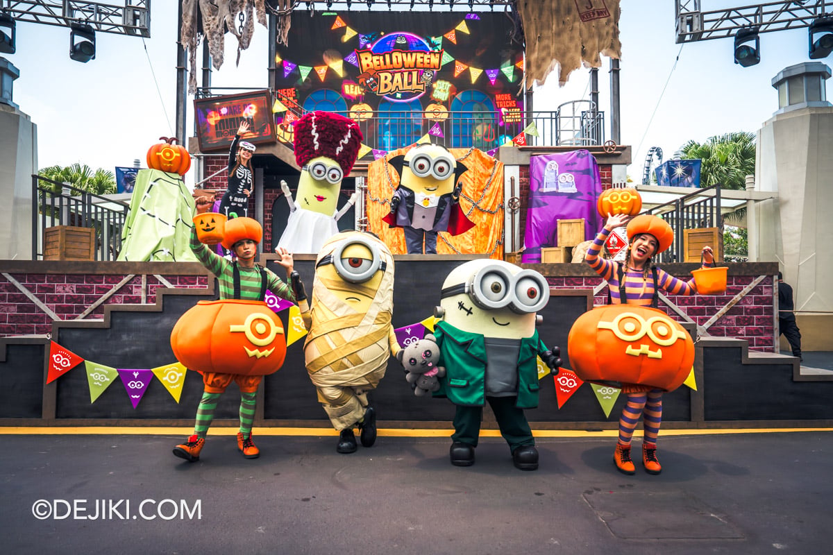 Universal Studios Singapore Day Halloween Trick or Thrills 2026 Belloween Ball Group Photo without Werewolf Minion