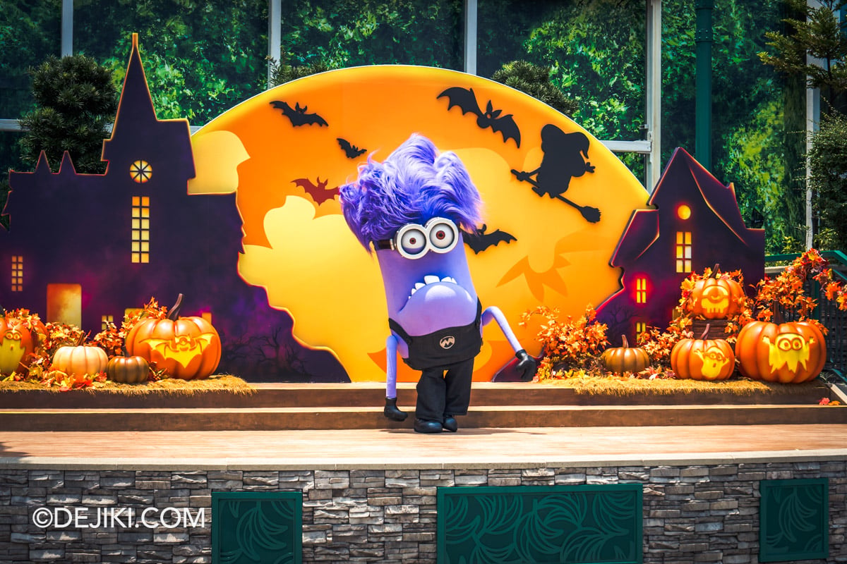 Universal Studios Singapore Day Halloween Trick or Thrills 2026 Minion Land Purple Evil Minion Meet and Greet