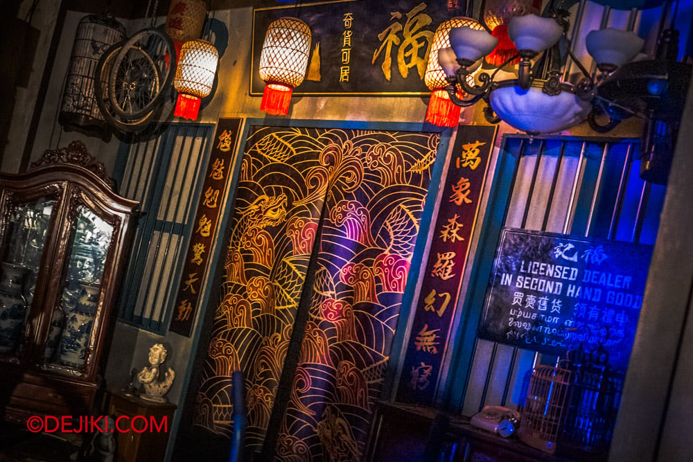 USS HHN14 Haunted House Karang Guni Cursed Collection Tour by Dejiki 04 shop signboard motto and couplets USS HHN14 Haunted House Karang Guni Cursed Collection Tour by Dejiki 04 shop signboard motto and couplets