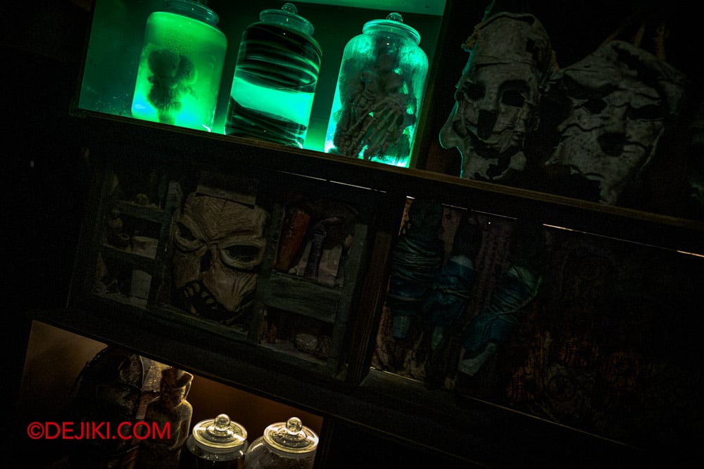 USS HHN14 Haunted House Karang Guni Cursed Collection Tour by Dejiki 08 back room relics USS HHN14 Haunted House Karang Guni Cursed Collection Tour by Dejiki 08 back room relics