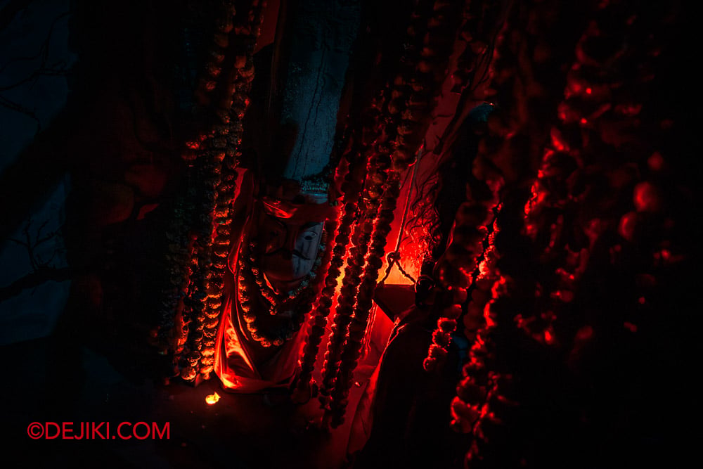 USS HHN14 Haunted House Karang Guni Cursed Collection Tour by Dejiki 12 forest of carved faces USS HHN14 Haunted House Karang Guni Cursed Collection Tour by Dejiki 12 forest of carved faces