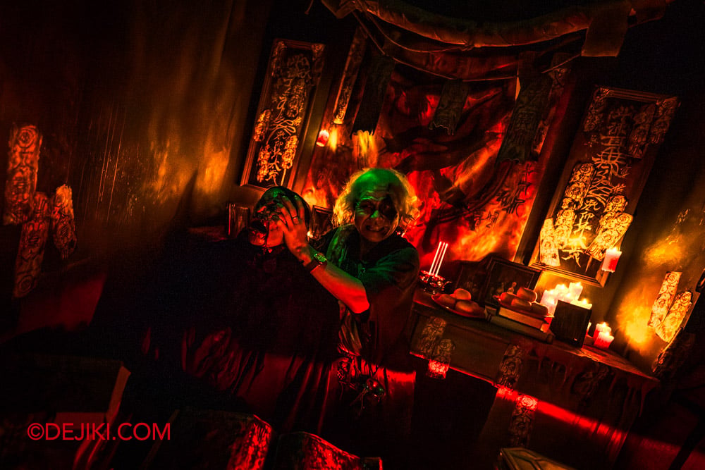 USS HHN14 Haunted House Karang Guni Cursed Collection Tour by Dejiki 15 karang guni in the work room wide USS HHN14 Haunted House Karang Guni Cursed Collection Tour by Dejiki 15 karang guni in the work room wide