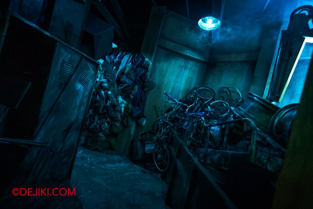 USS HHN14 Haunted House Karang Guni Cursed Collection Tour by Dejiki 18 scrapyard bicycles and magnet crane USS HHN14 Haunted House Karang Guni Cursed Collection Tour by Dejiki 18 scrapyard bicycles and magnet crane