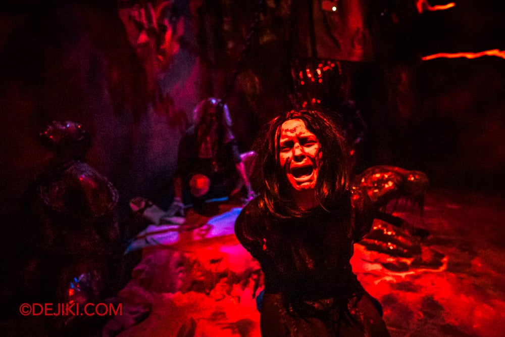 USS HHN14 Haunted House Karang Guni Cursed Collection Tour by Dejiki 26 burnt survivor begs for help USS HHN14 Haunted House Karang Guni Cursed Collection Tour by Dejiki 26 burnt survivor begs for help
