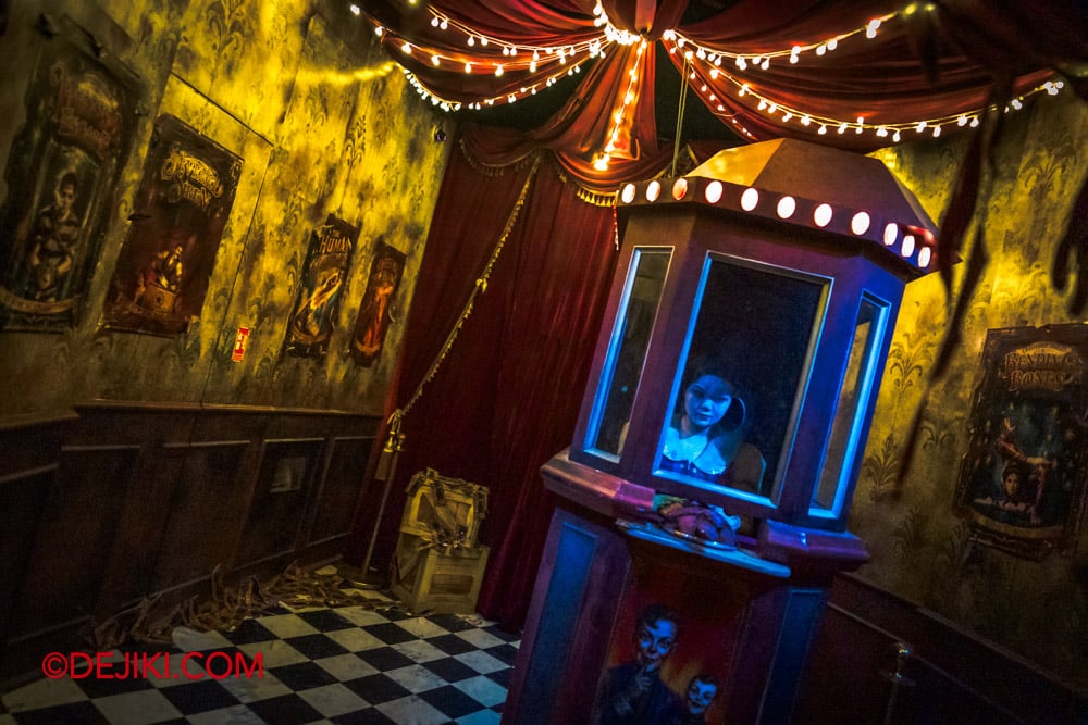 USS HHN14 Haunted House Tour by Dejiki Chatterbox Charlie's Vaudeville Horrors 08 ticket booth USS HHN14 Haunted House Tour by Dejiki Chatterbox Charlies Vaudeville Horrors 08 ticket booth