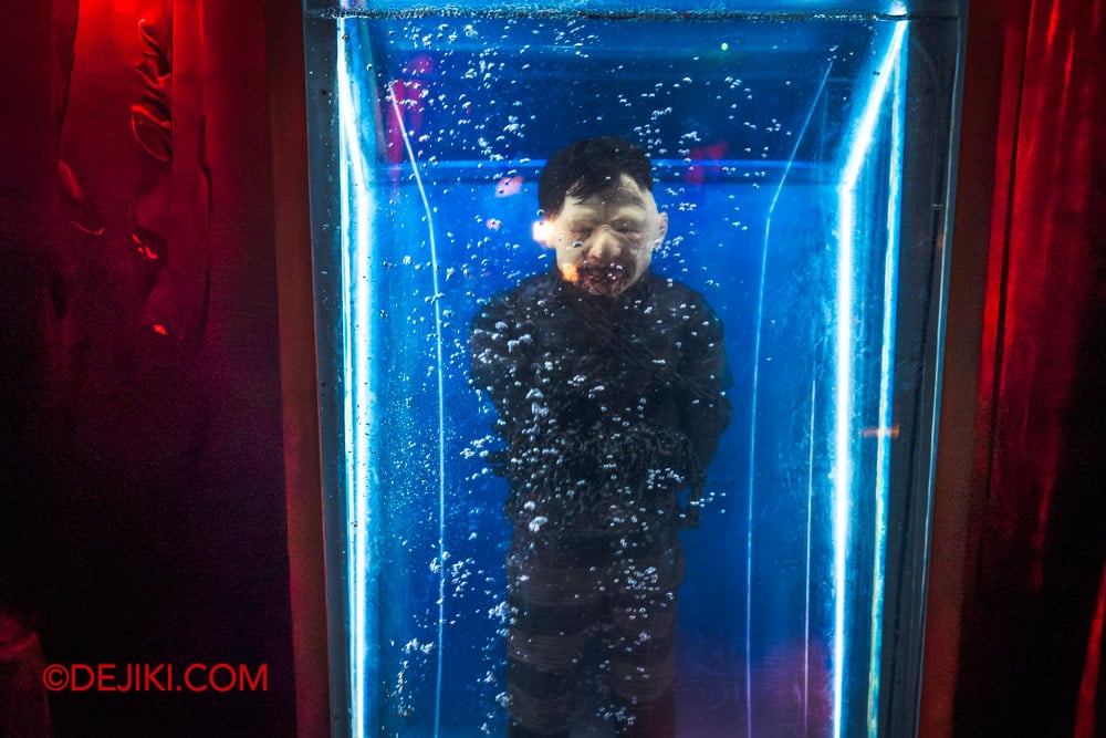 USS HHN14 Haunted House Tour by Dejiki Chatterbox Charlie's Vaudeville Horrors 13 water tank escape act USS HHN14 Haunted House Tour by Dejiki Chatterbox Charlies Vaudeville Horrors 13 water tank escape act
