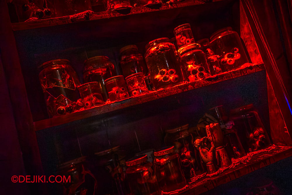 USS HHN14 Haunted House Tour by Dejiki Chatterbox Charlie's Vaudeville Horrors 15 dressing room eyeball jars USS HHN14 Haunted House Tour by Dejiki Chatterbox Charlies Vaudeville Horrors 15 dressing room eyeball jars