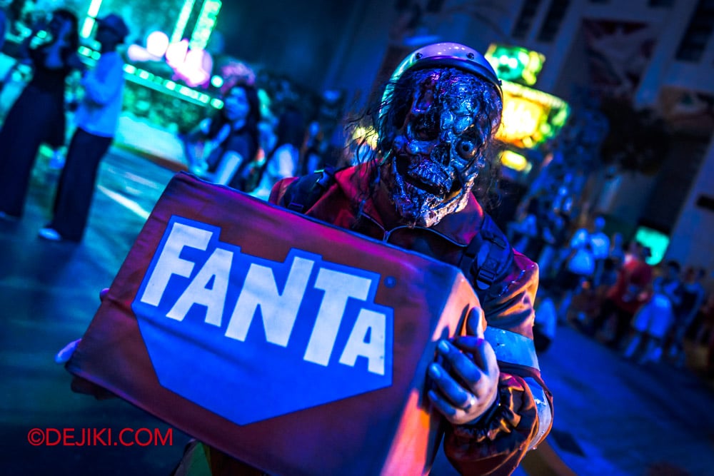 USS HHN14 The Raveyard Scare Zone Tour by Dejiki 19 fanta zombie USS HHN14 The Raveyard Scare Zone Tour by Dejiki 19 fanta zombie