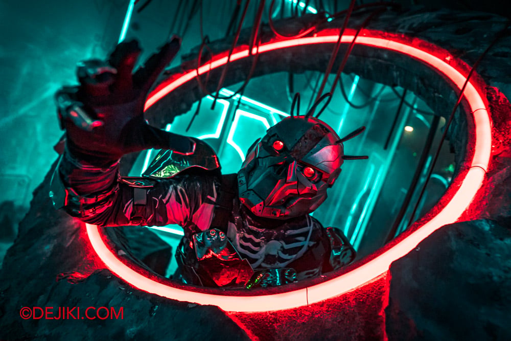 USS Halloween Horror Nights 14 Special Feature Haunted House Tour by Dejiki Made in Hell XL Robotics 0 red ring robot hero USS Halloween Horror Nights 14 Special Feature Haunted House Tour by Dejiki Made in Hell XL Robotics 0 red ring robot hero