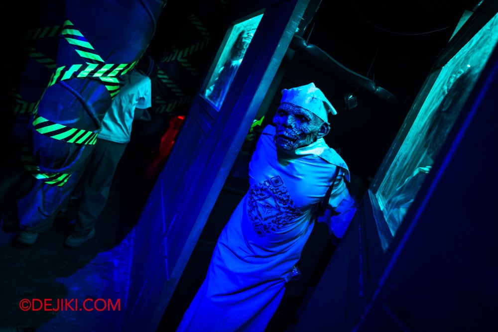USS Halloween Horror Nights 14 Special Feature Haunted House Tour by Dejiki Made in Hell XL Robotics 26 zombified surgeon jumpscare USS Halloween Horror Nights 14 Special Feature Haunted House Tour by Dejiki Made in Hell XL Robotics 26 zombified surgeon jumpscare