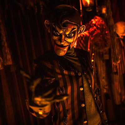 Universal Studios Singapore Halloween Horror Nights 14 HHN14 Chatterbox Charlie Vaudeville Horrors sq2